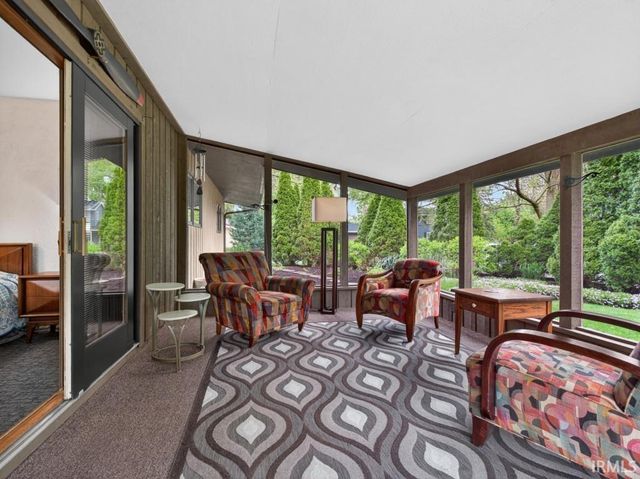 1723 Forest Downs Drive, Fort Wayne, IN 46815