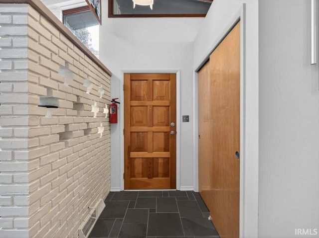1723 Forest Downs Drive, Fort Wayne, IN 46815