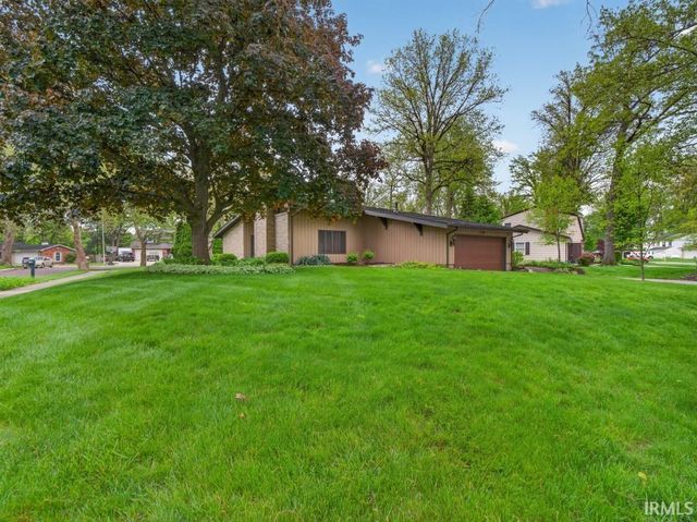 1723 Forest Downs Drive, Fort Wayne, IN 46815