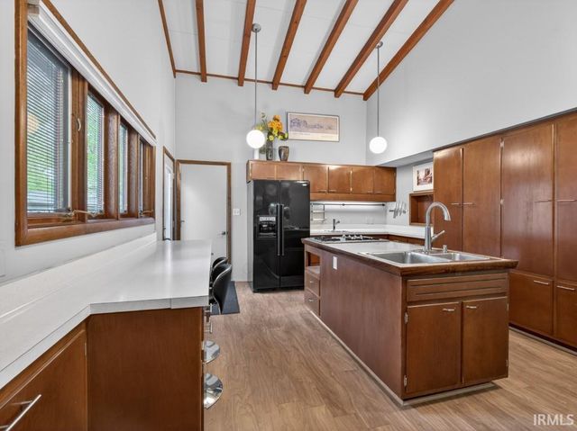 1723 Forest Downs Drive, Fort Wayne, IN 46815