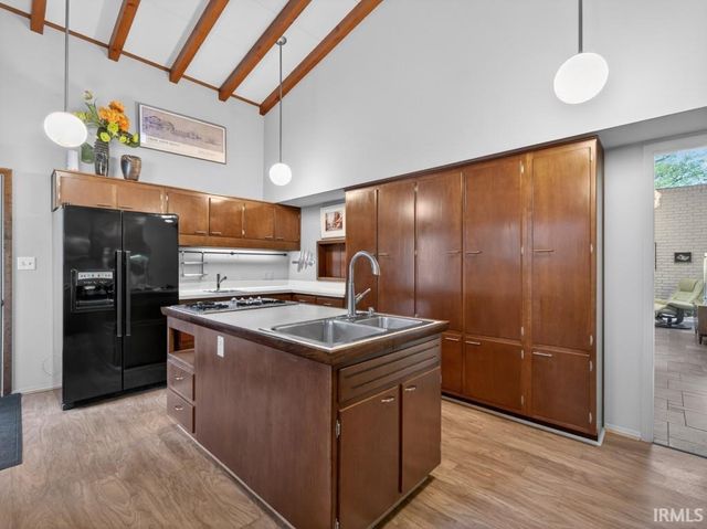 1723 Forest Downs Drive, Fort Wayne, IN 46815