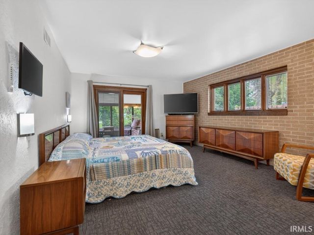 1723 Forest Downs Drive, Fort Wayne, IN 46815