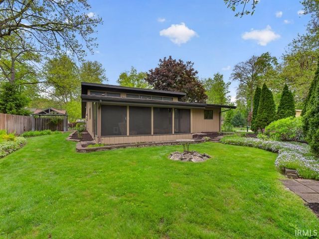 1723 Forest Downs Drive, Fort Wayne, IN 46815