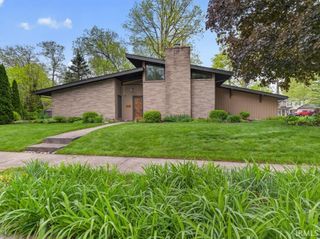 1723 Forest Downs Drive, Fort Wayne, IN 46815