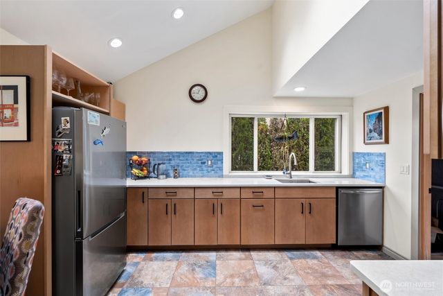 16107 Midvale Avenue N, Shoreline, WA 98133