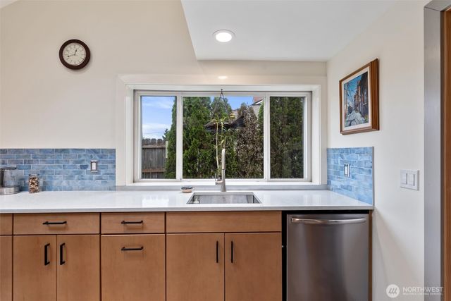 16107 Midvale Avenue N, Shoreline, WA 98133