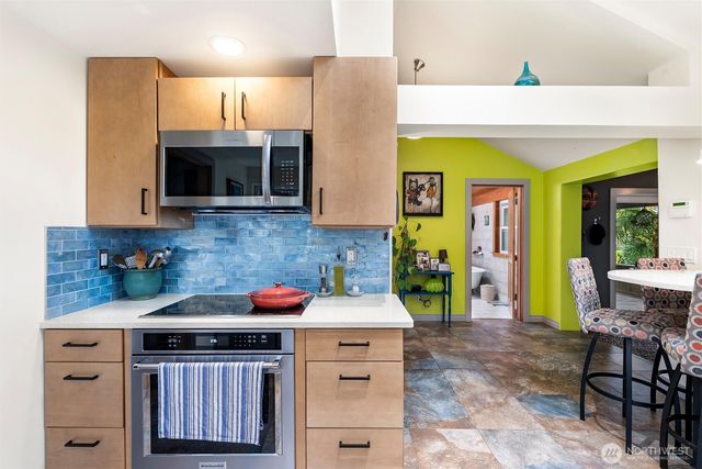 16107 Midvale Avenue N, Shoreline, WA 98133