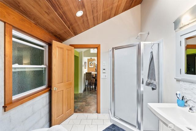 16107 Midvale Avenue N, Shoreline, WA 98133