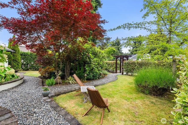 16107 Midvale Avenue N, Shoreline, WA 98133