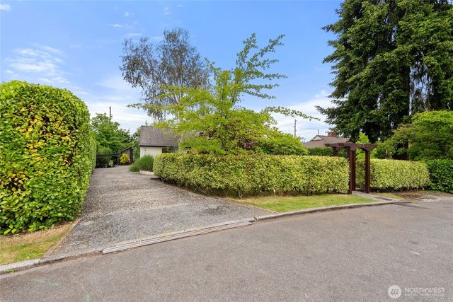 16107 Midvale Avenue N, Shoreline, WA 98133