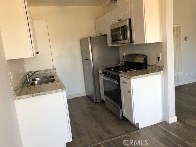 1950 Cloverfield Boulevard 15, Santa Monica, CA 90404