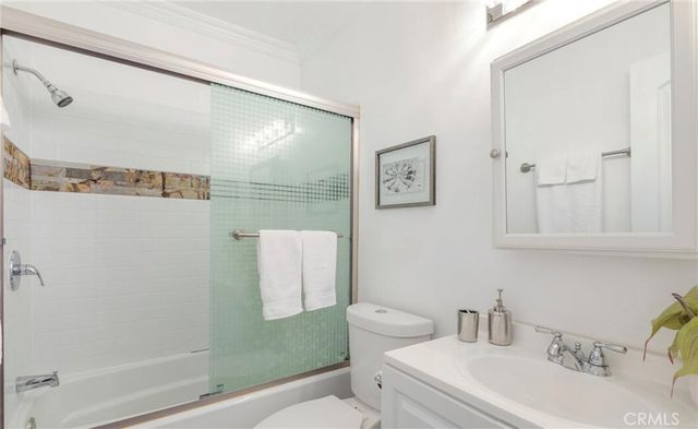 1950 Cloverfield Boulevard 15, Santa Monica, CA 90404