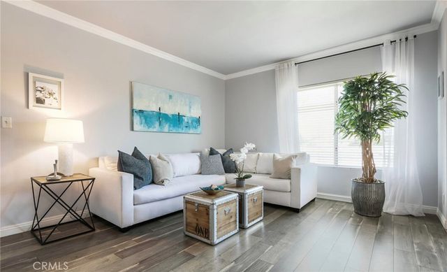 1950 Cloverfield Boulevard 15, Santa Monica, CA 90404