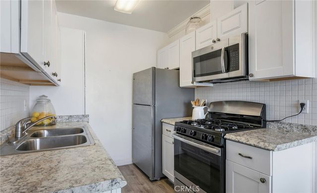 1950 Cloverfield Boulevard 15, Santa Monica, CA 90404