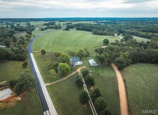 88 Highway 42, Dixon, MO 65459