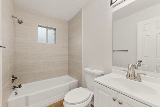 8320 Trumbull Avenue SE, Albuquerque, NM 87108