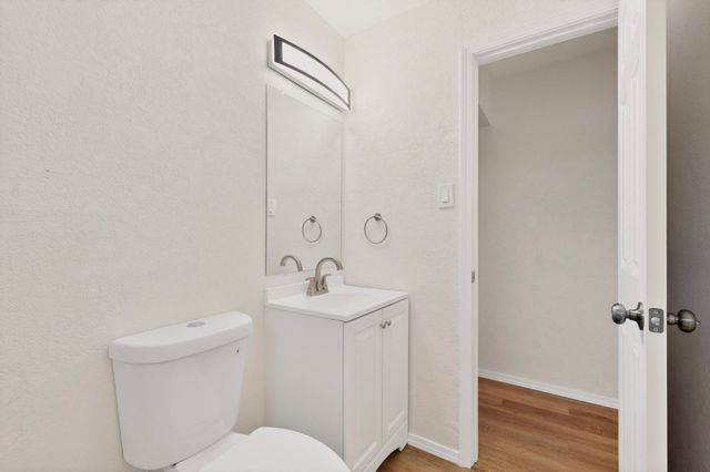 8320 Trumbull Avenue SE, Albuquerque, NM 87108