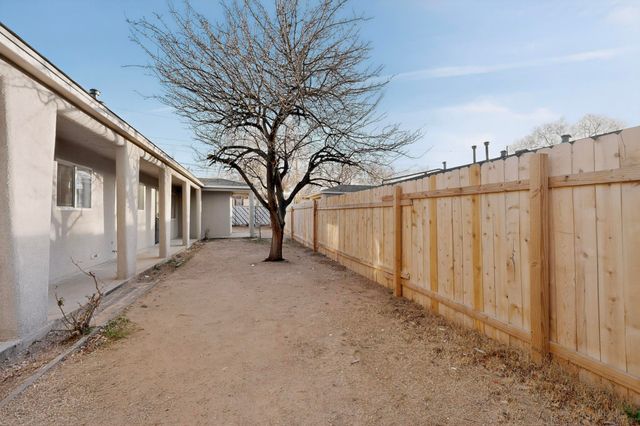 8320 Trumbull Avenue SE, Albuquerque, NM 87108