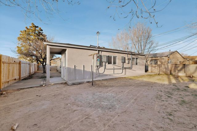 8320 Trumbull Avenue SE, Albuquerque, NM 87108