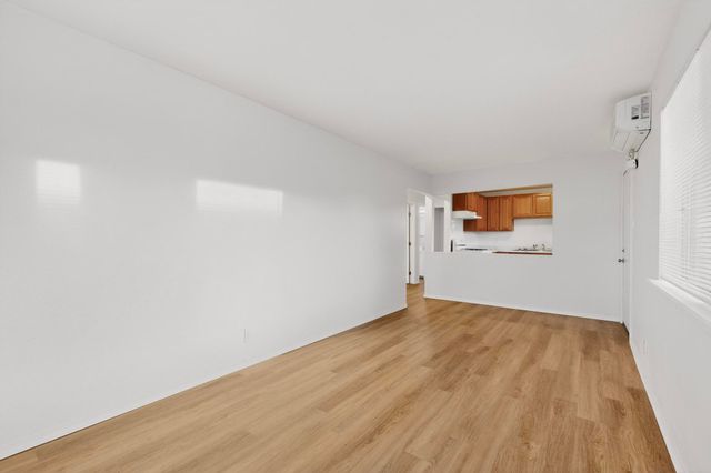 8320 Trumbull Avenue SE, Albuquerque, NM 87108