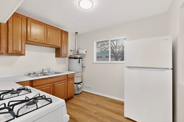 8320 Trumbull Avenue SE, Albuquerque, NM 87108