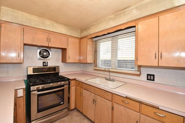 824 Ohio STREET, Racine, WI 53405