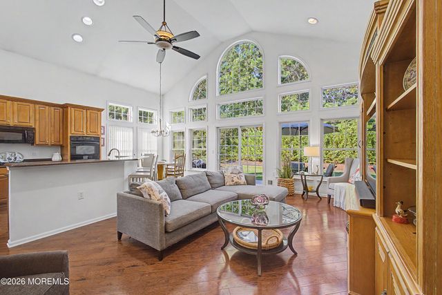 25 Kings North Road, Jackson, NJ 08527