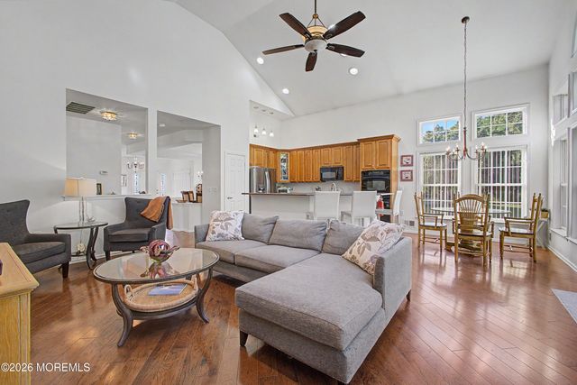 25 Kings North Road, Jackson, NJ 08527