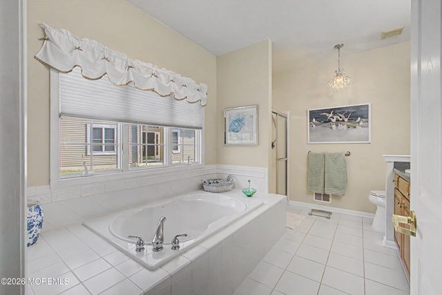 25 Kings North Road, Jackson, NJ 08527