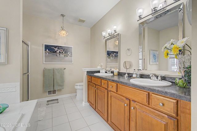 25 Kings North Road, Jackson, NJ 08527