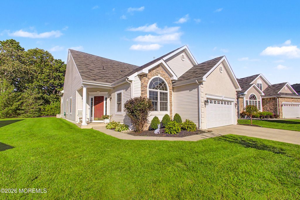 25 Kings North Road, Jackson, NJ 08527