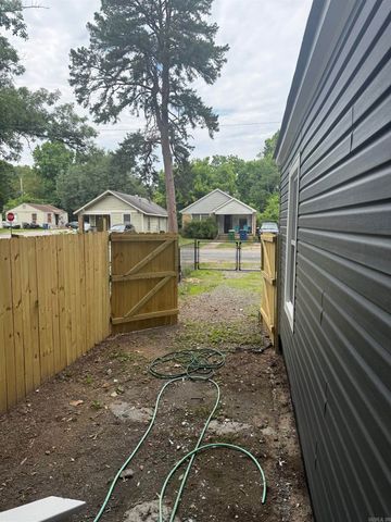 1812 W Long 17th Street, North Little Rock, AR 72114