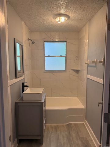 1812 W Long 17th Street, North Little Rock, AR 72114