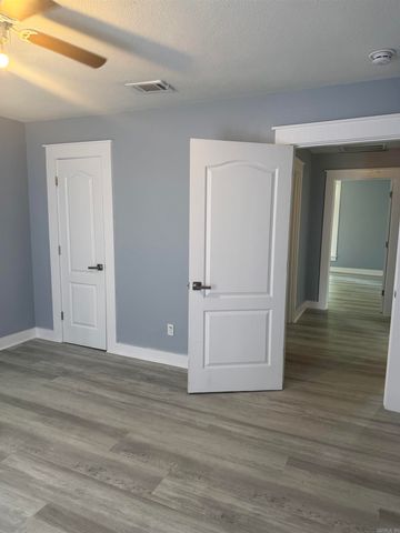 1812 W Long 17th Street, North Little Rock, AR 72114
