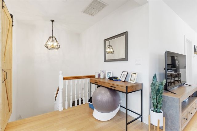 112 King Street 3, Boston, MA 02122