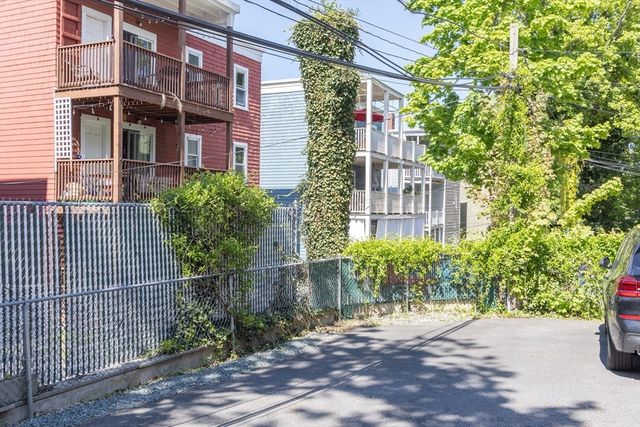 112 King Street 3, Boston, MA 02122