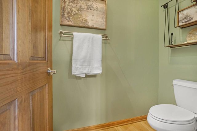W176N5411 Highridge DRIVE, Menomonee Falls, WI 53051