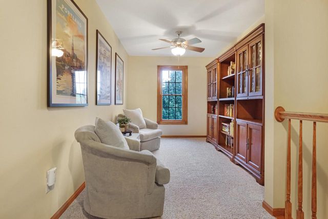 W176N5411 Highridge DRIVE, Menomonee Falls, WI 53051