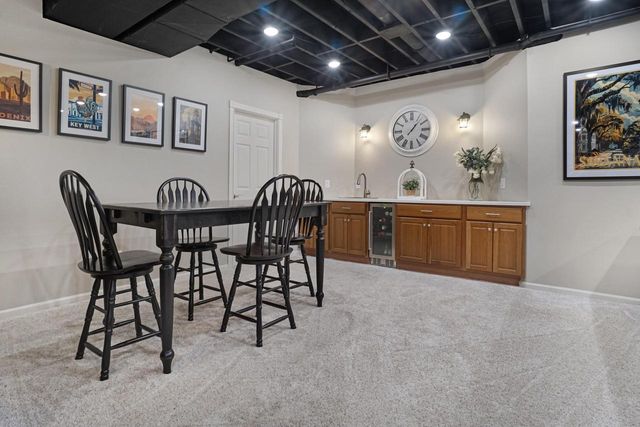 W176N5411 Highridge DRIVE, Menomonee Falls, WI 53051
