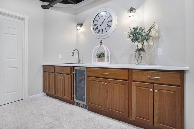 W176N5411 Highridge DRIVE, Menomonee Falls, WI 53051