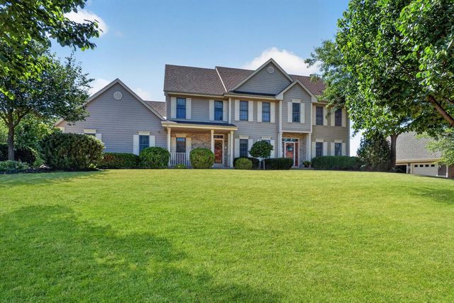 W176N5411 Highridge DRIVE, Menomonee Falls, WI 53051