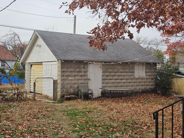 1620 S Connor Avenue, Joplin, MO 64804