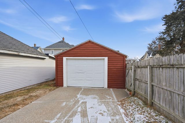411 39th Street, Moline, IL 51265
