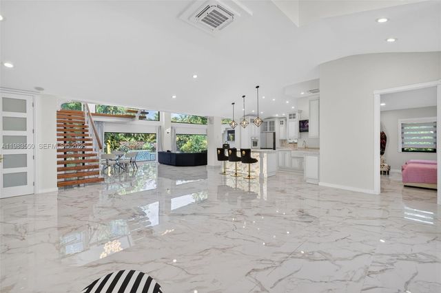 941 NE 119th St, Biscayne Park, FL 33161