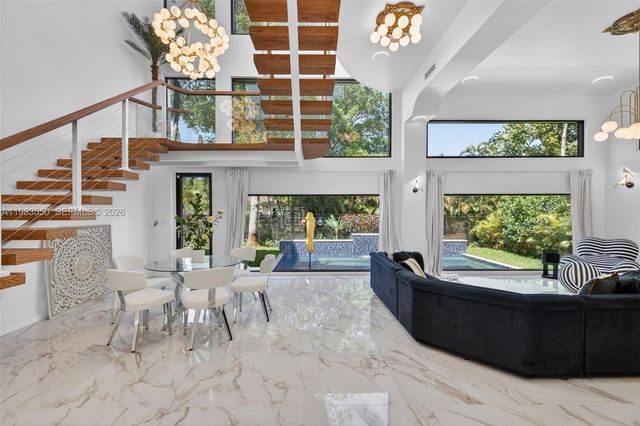 941 NE 119th St, Biscayne Park, FL 33161