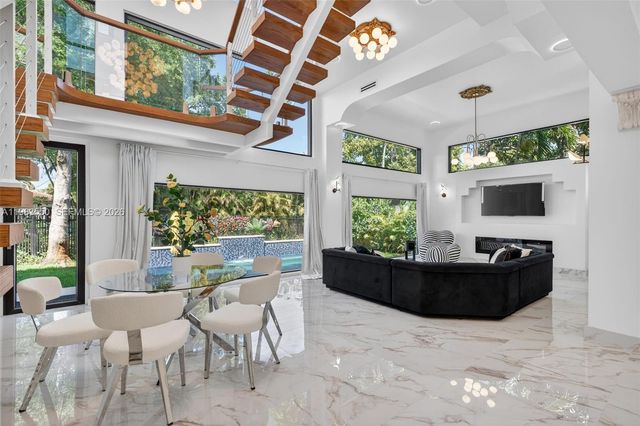 941 NE 119th St, Biscayne Park, FL 33161