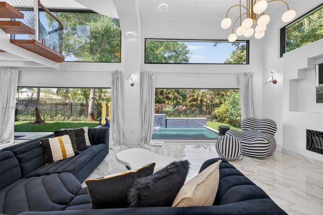 941 NE 119th St, Biscayne Park, FL 33161