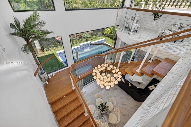 941 NE 119th St, Biscayne Park, FL 33161