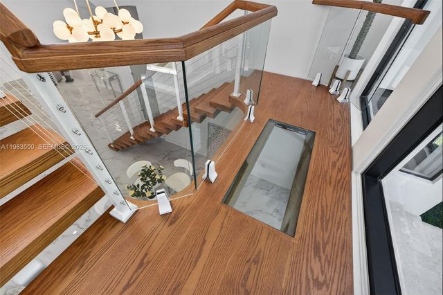 941 NE 119th St, Biscayne Park, FL 33161