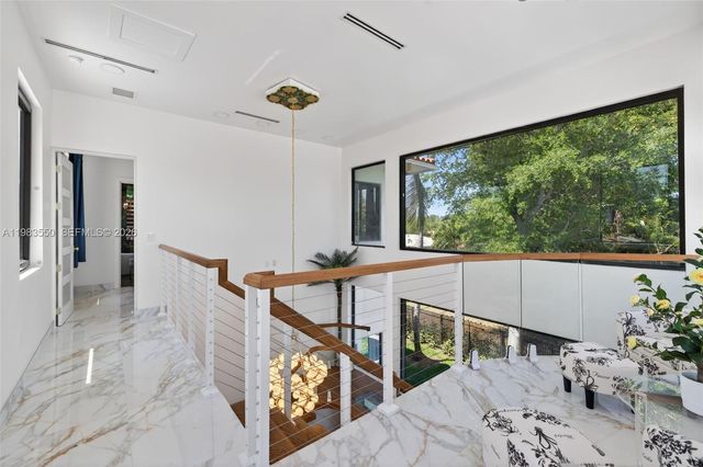 941 NE 119th St, Biscayne Park, FL 33161